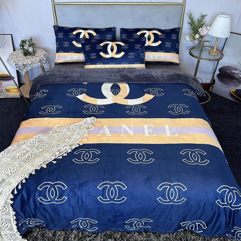 Chanel 2.0x2.3m 43